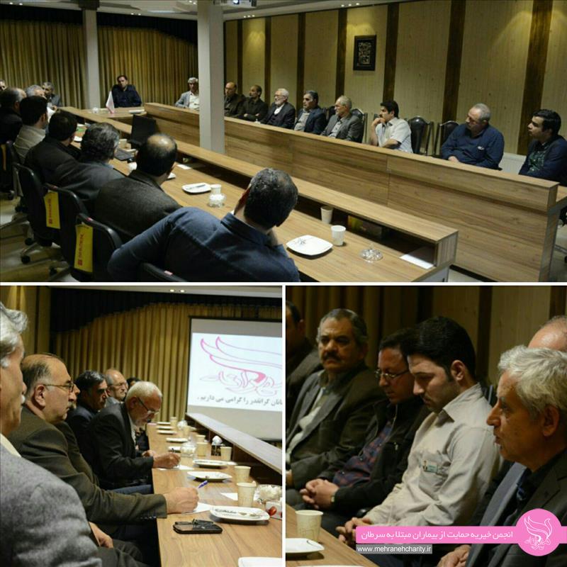 جلسه هم‌اندیشی مدیرعامل مهرانه با کسبه و اصناف چهارراه پائین زنجان برگزار شد.