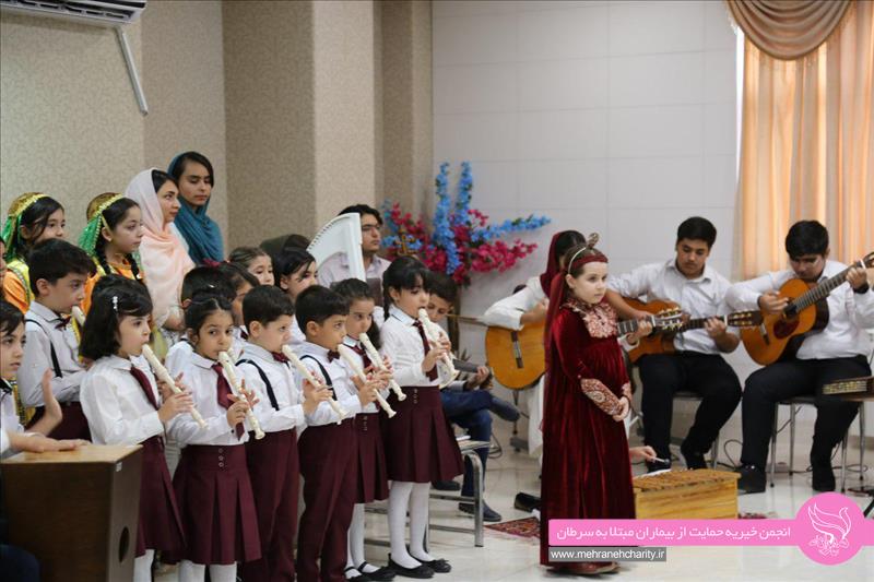 جشن مهرانه‌ای‌ها برای بیماران مبتلا به سرطان با حضور گروه موسیقی "چکاوک" شیرین‌تر شد